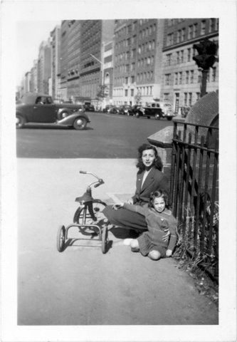 Alix with her mother in the 1940s
